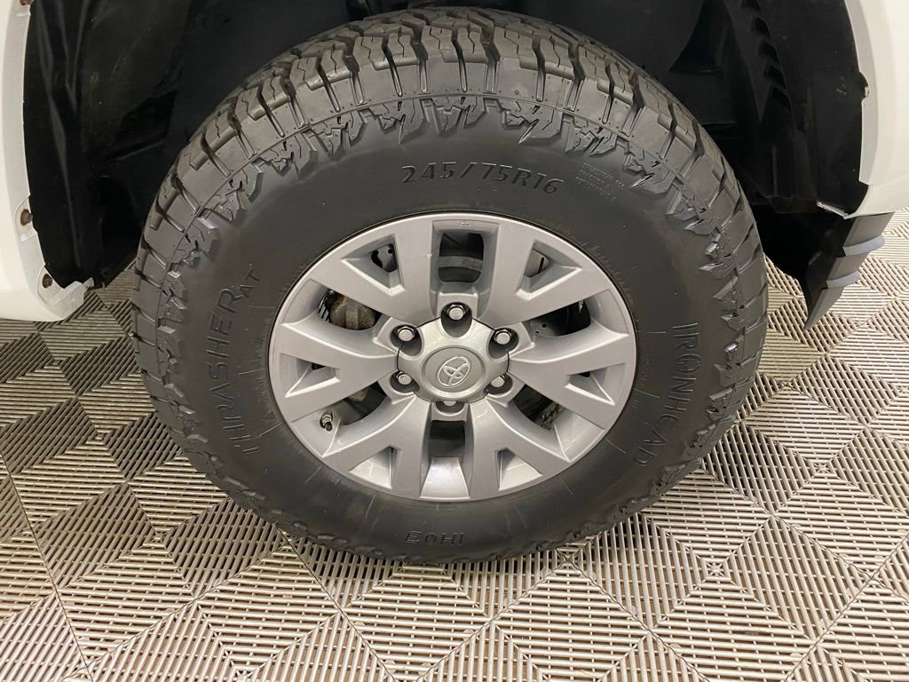 Used 2019 Toyota Tacoma SR5 image 2