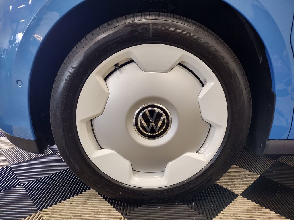 New 2025 Volkswagen ID. Buzz 1st Edition image 5