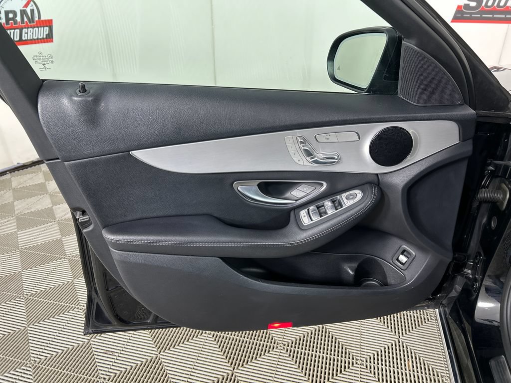 Used 2019 Mercedes-Benz C 300 Sedan image 10