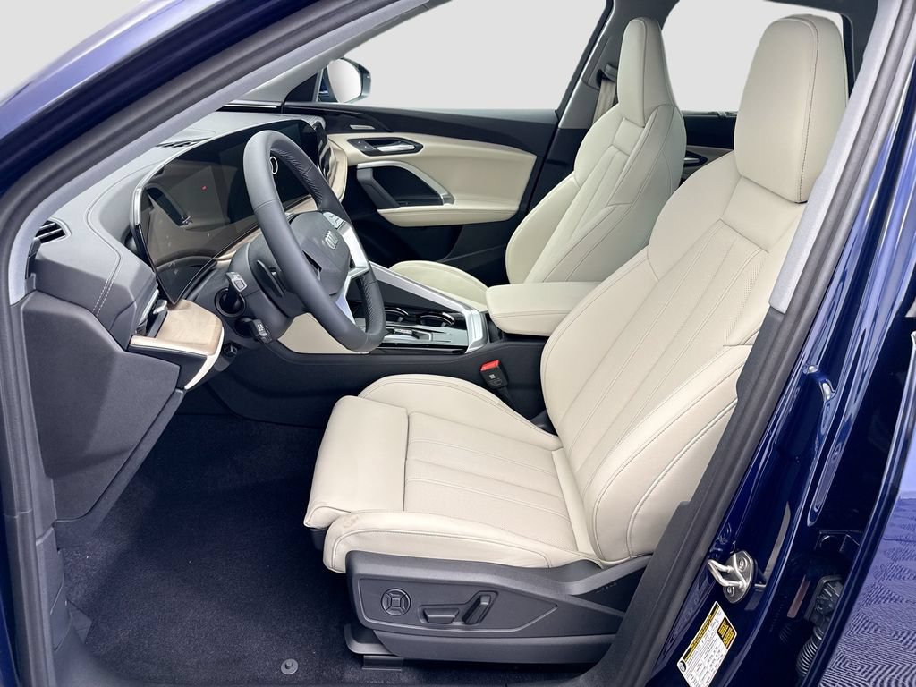 Used 2025 Audi Q5 Premium Plus w/ Premium Plus AWD/4WD image 19