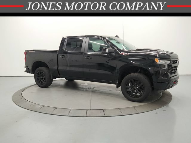 Used 2026 Chevrolet Silverado 1500 LT Trail Boss w/ LT Trail Boss Premium Package AWD/4WD image 1