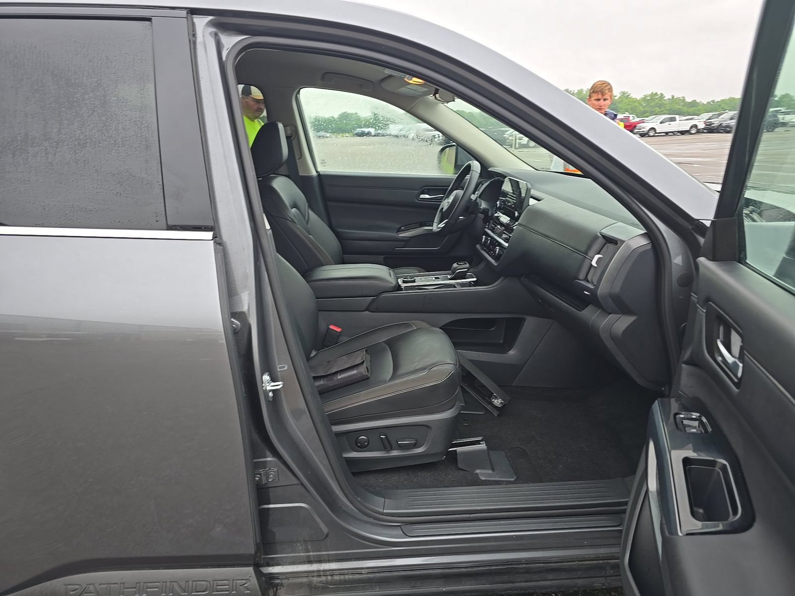 Used 2025 Nissan Pathfinder SL AWD/4WD image 7