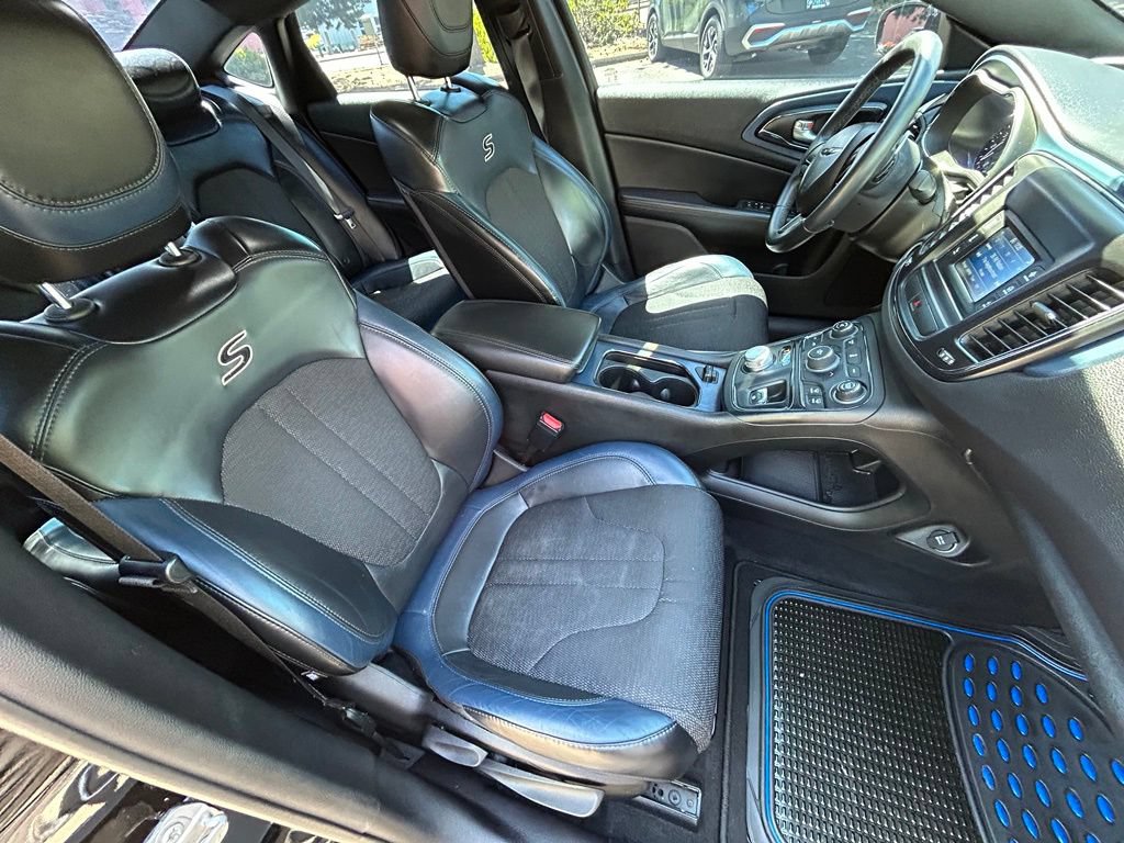Used 2016 Chrysler 200 S FWD image 12