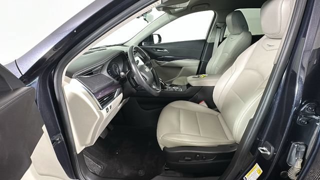 Used 2022 Cadillac XT4 Luxury w/ Driver Awareness Package AWD/4WD image 11