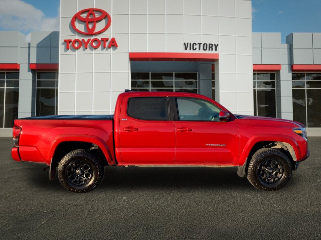 Used 2022 Toyota Tacoma SR5 w/ Technology Package AWD/4WD image 2