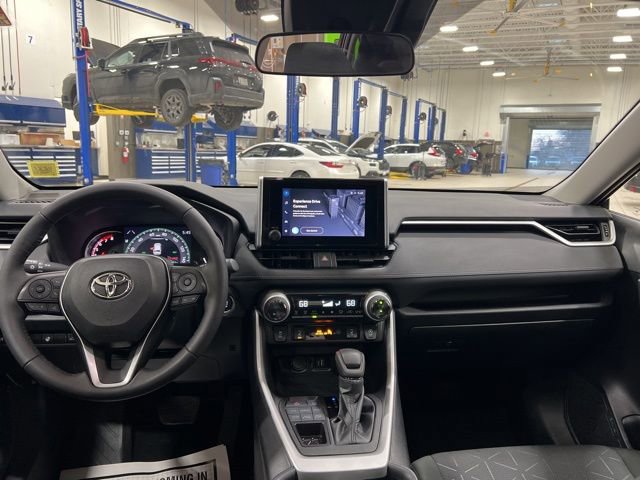 Used 2023 Toyota RAV4 XLE w/ Convenience Package image 5