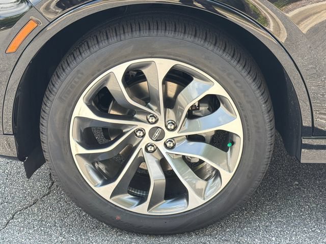 New 2026 Lincoln Aviator 2WD w/ Jet Appearance Package image 12