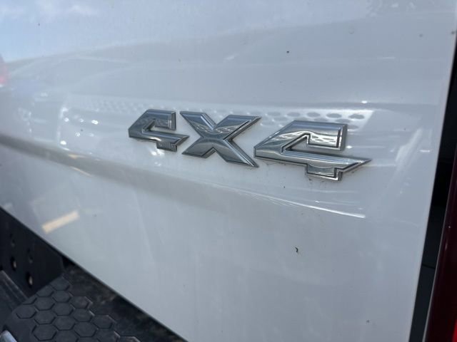 Used 2022 RAM 1500 Classic SLT AWD/4WD image 14