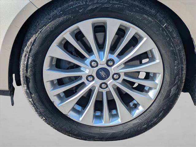 Used 2017 Ford C-MAX Energi SE FWD image 17
