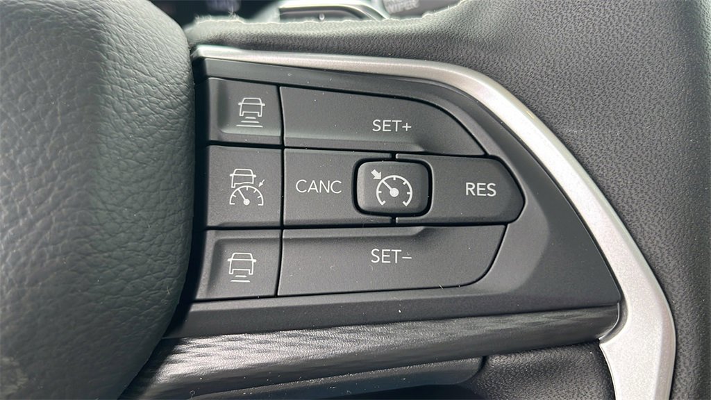 New 2025 Jeep Grand Cherokee L Altitude image 27