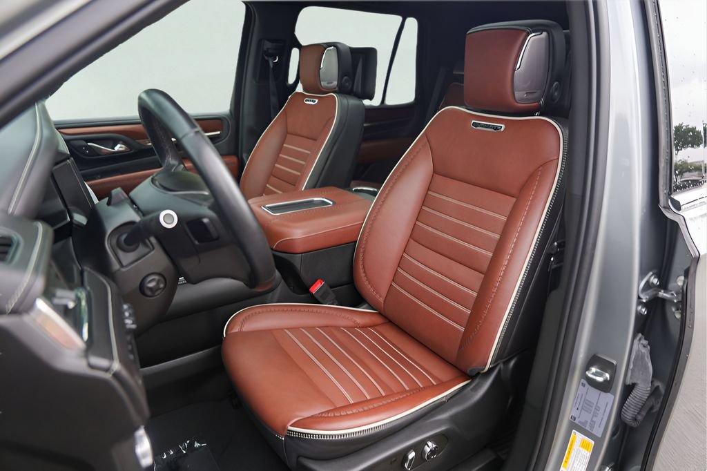 Used 2023 GMC Yukon Denali Ultimate AWD/4WD image 9