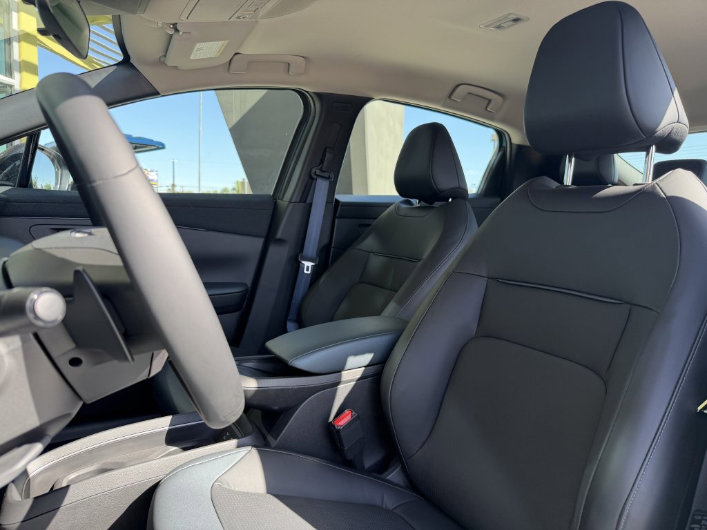 Used 2026 Nissan Leaf SV+ w/ Floor Mat Package (SV+) FWD image 31
