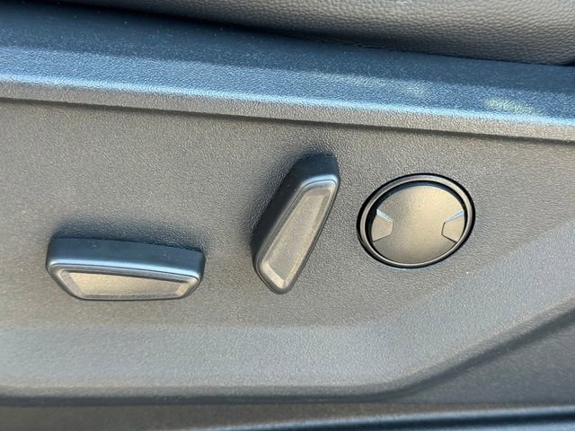 New 2026 Ford F250 Lariat w/ Black Appearance Package image 15