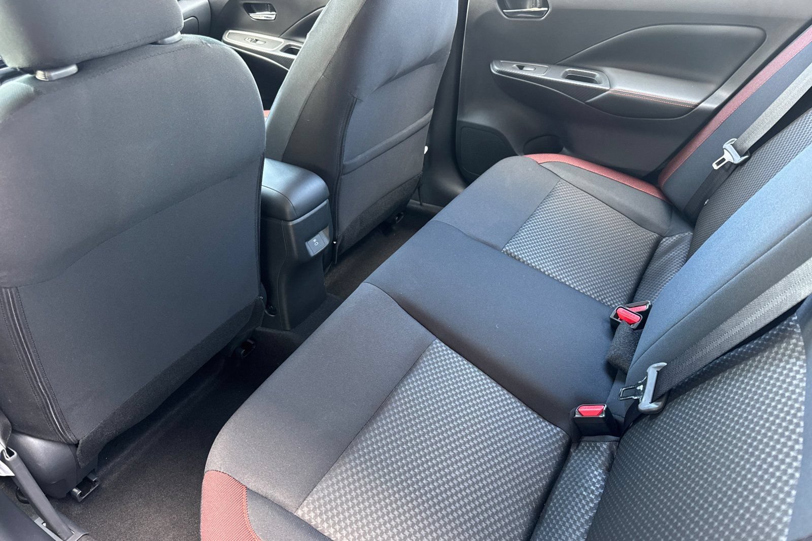 Certified 2025 Nissan Versa SR w/ Trunk Package FWD image 15