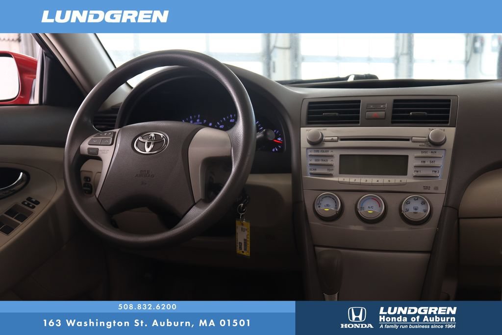 Used 2010 Toyota Camry LE FWD image 4