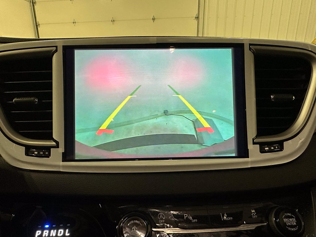 Used 2027 Chrysler Pacifica LX FWD image 35