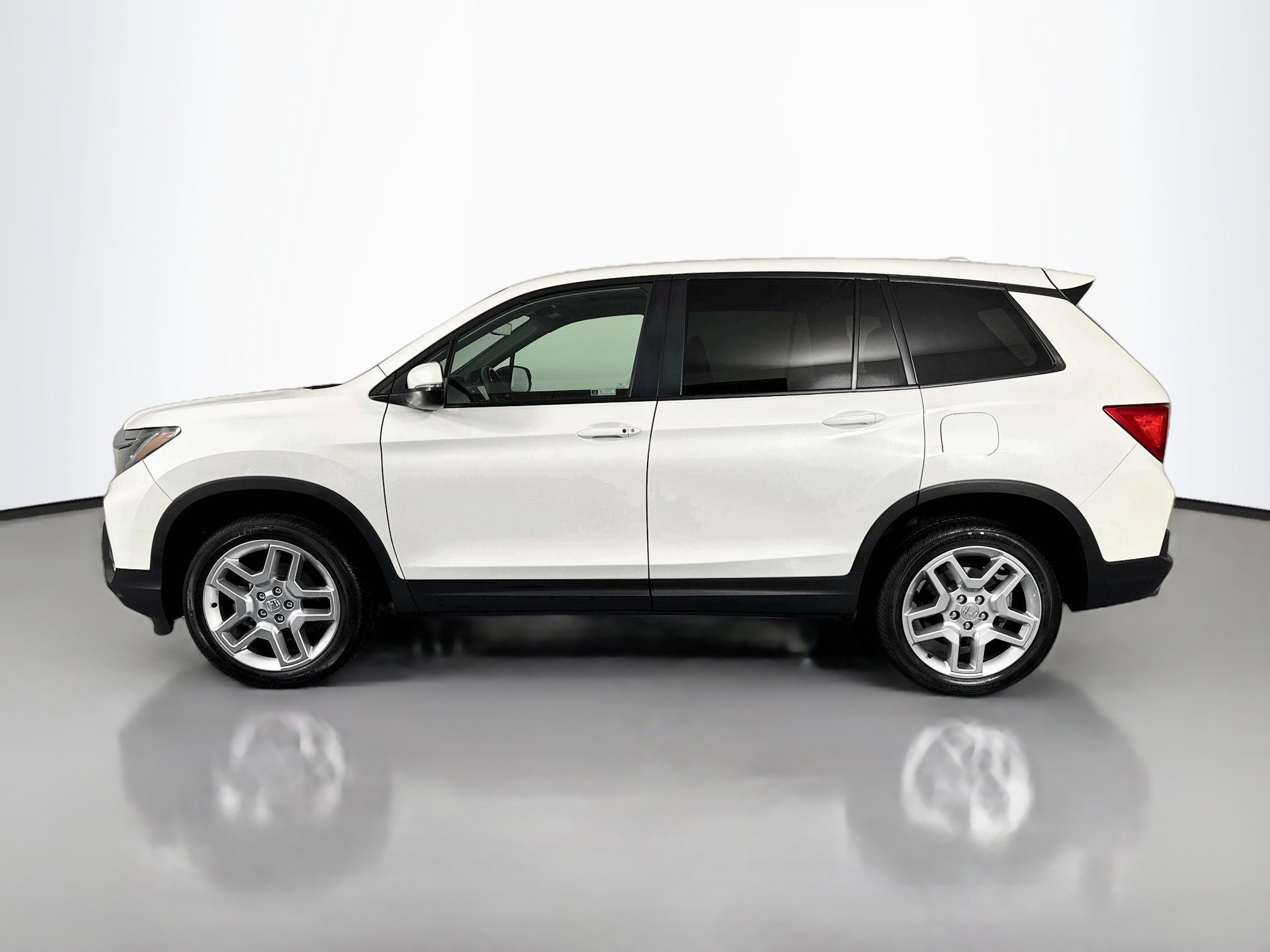 Certified 2024 Honda Passport EX-L image 8