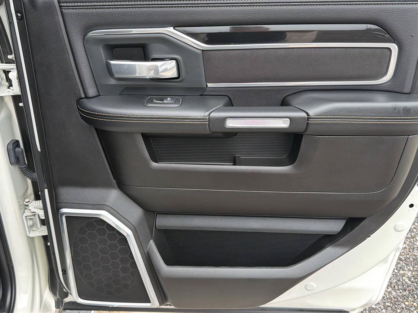 Used 2019 RAM 2500 Laramie AWD/4WD image 37