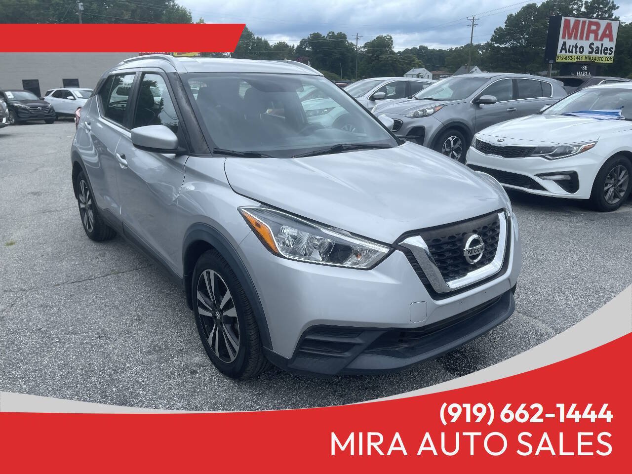 Used 2018 Nissan Kicks SV FWD image 1