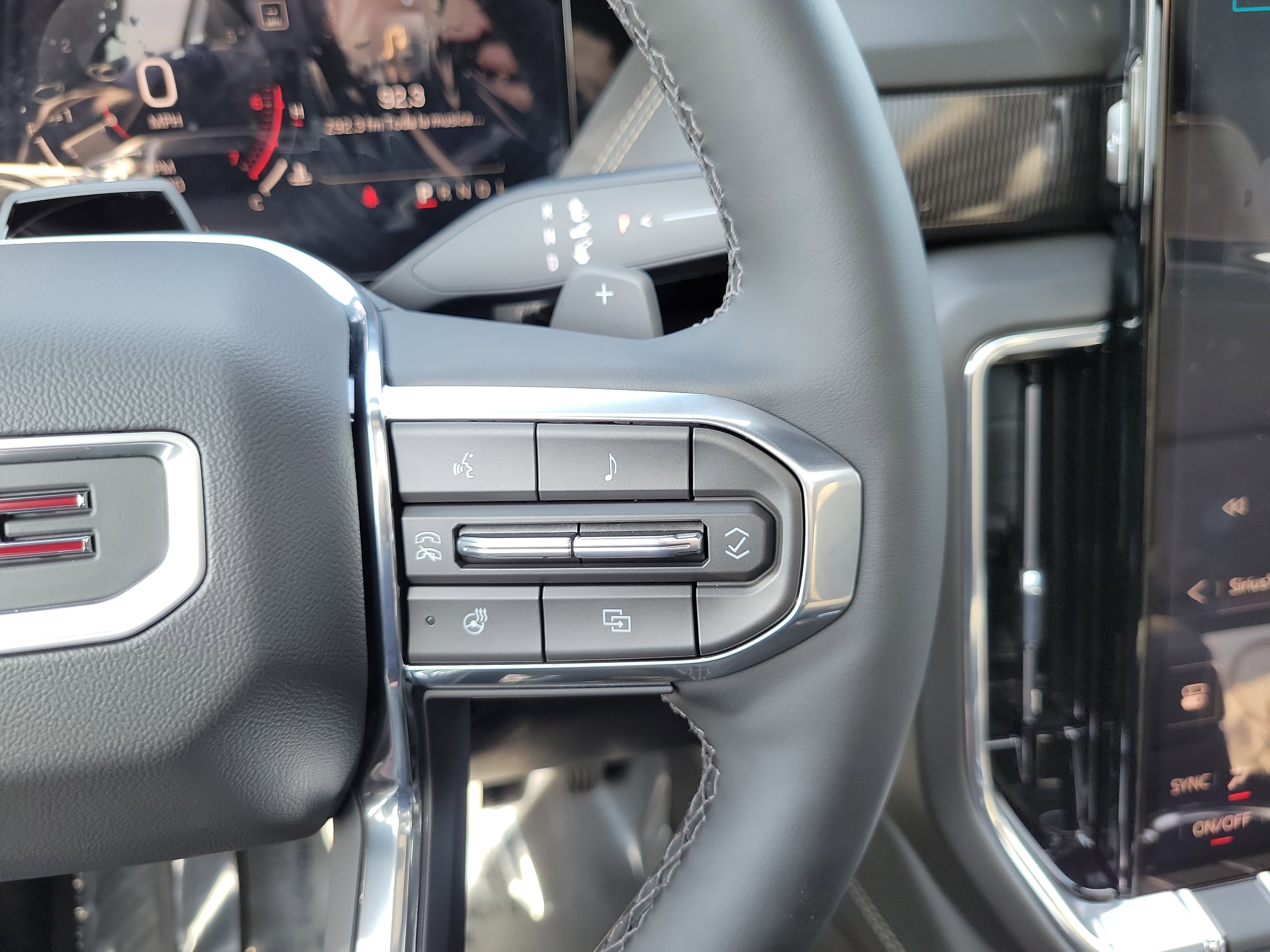 Used 2026 GMC Yukon XL Elevation w/ Elevation Premium Package RWD image 25