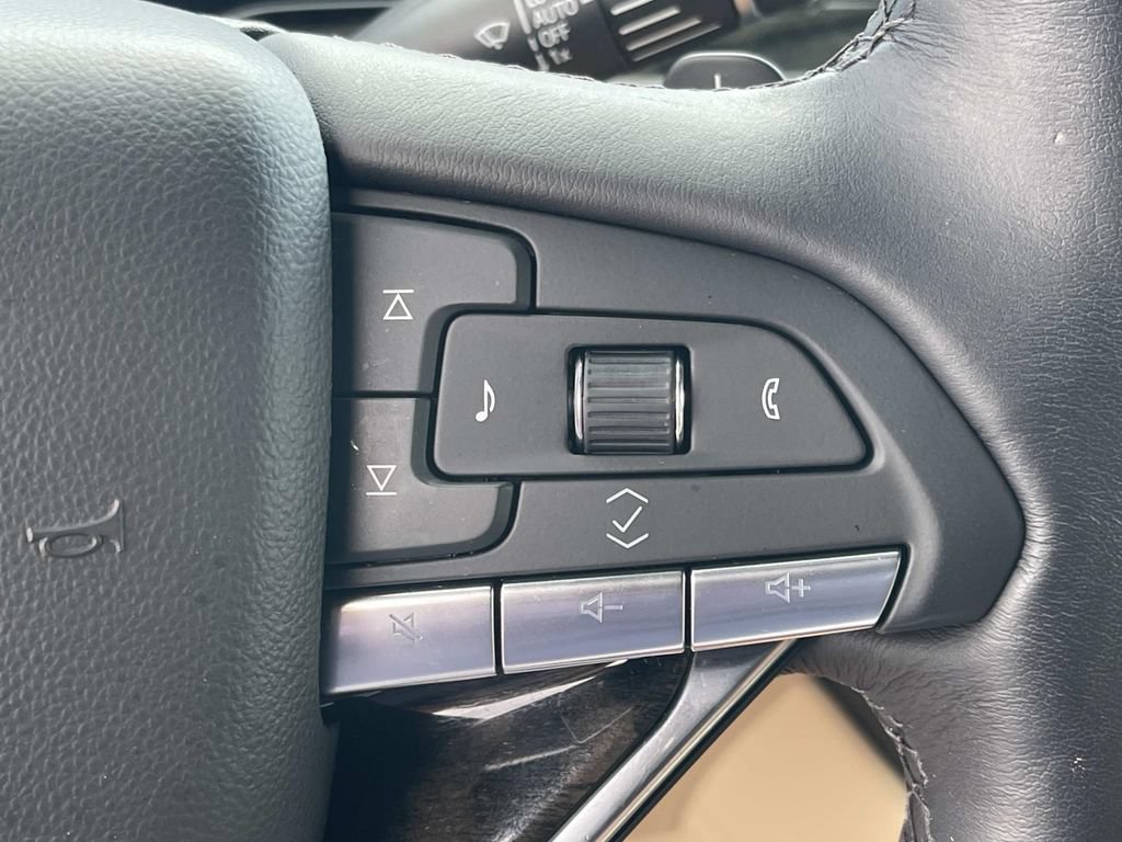 Certified 2024 Cadillac Escalade ESV Premium Luxury AWD/4WD image 46
