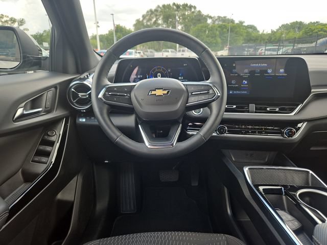 Used 2025 Chevrolet Equinox LT w/ Safety and Technology Package AWD/4WD image 14