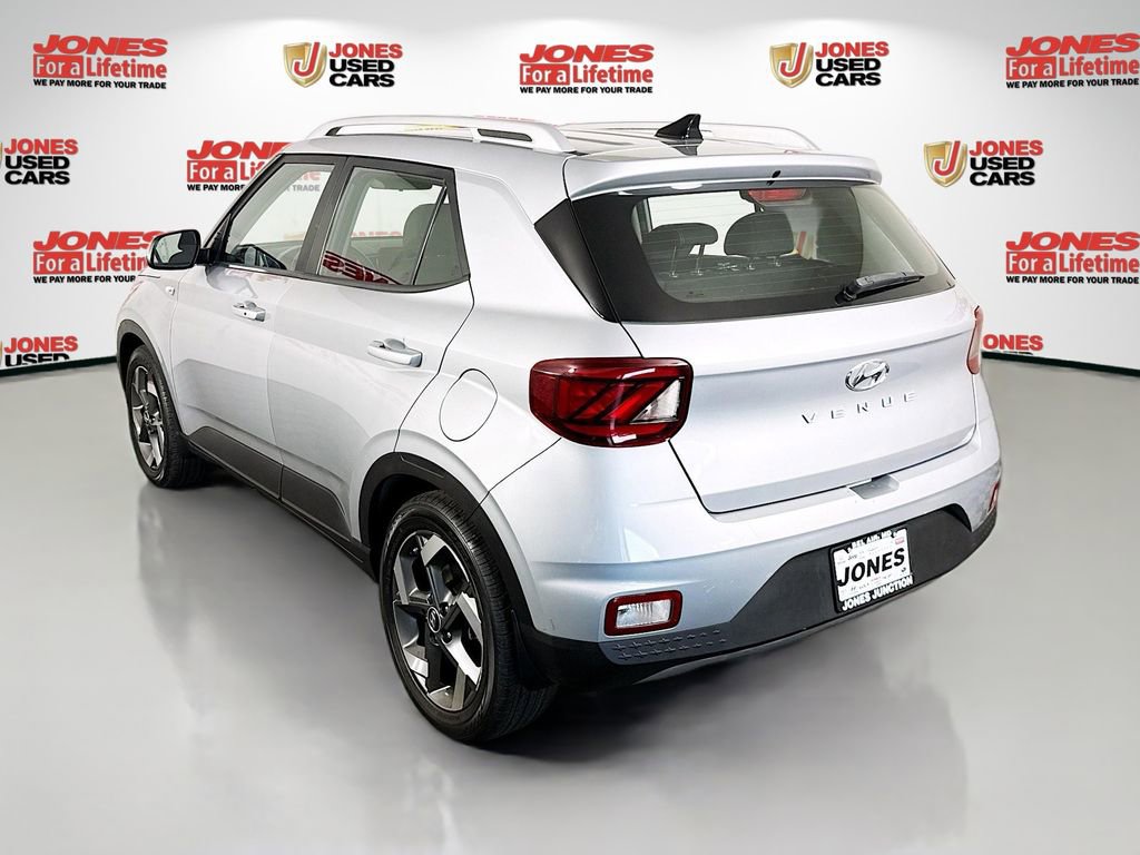 Used 2020 Hyundai Venue SEL w/ Convenience + Premium Package image 2