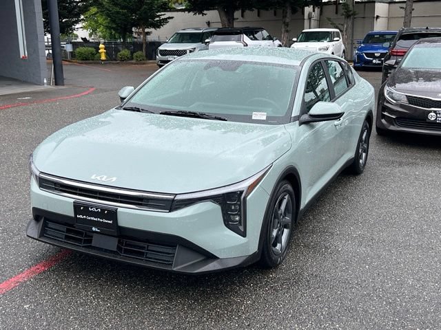 Certified 2025 Kia K4 FWD image 3