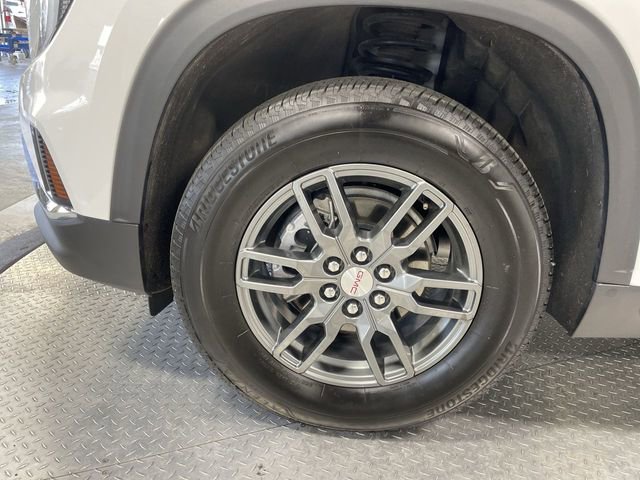 Used 2025 GMC Acadia Elevation FWD image 10
