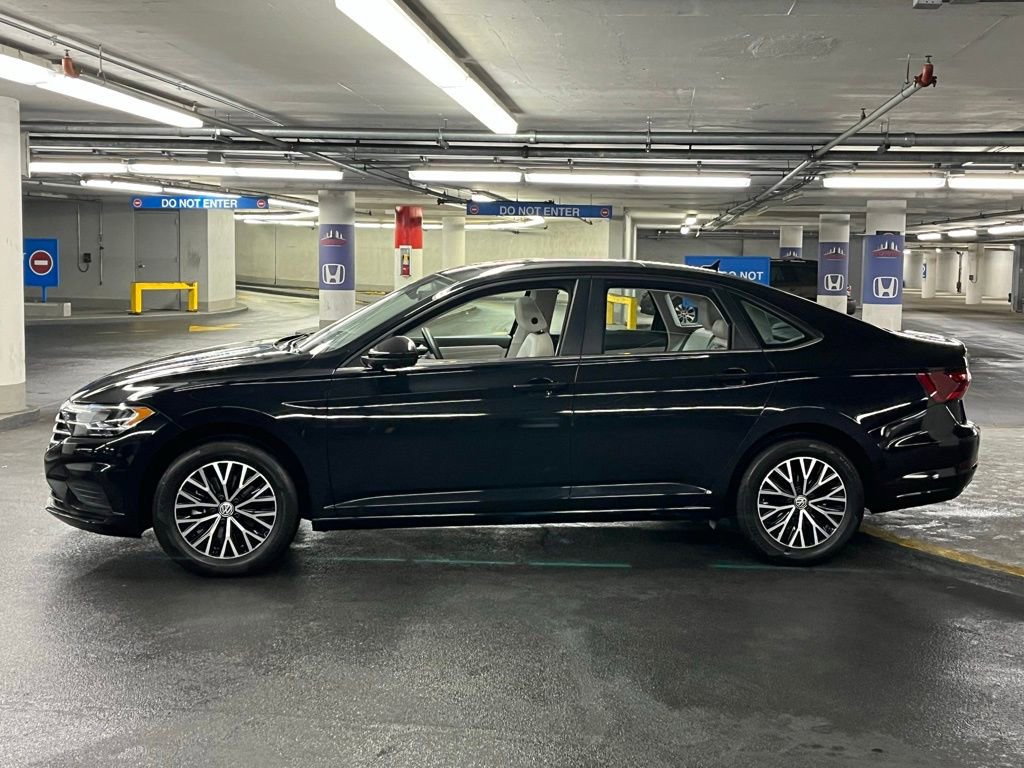 Used 2021 Volkswagen Jetta SE w/ SE Cold Weather Package image 30