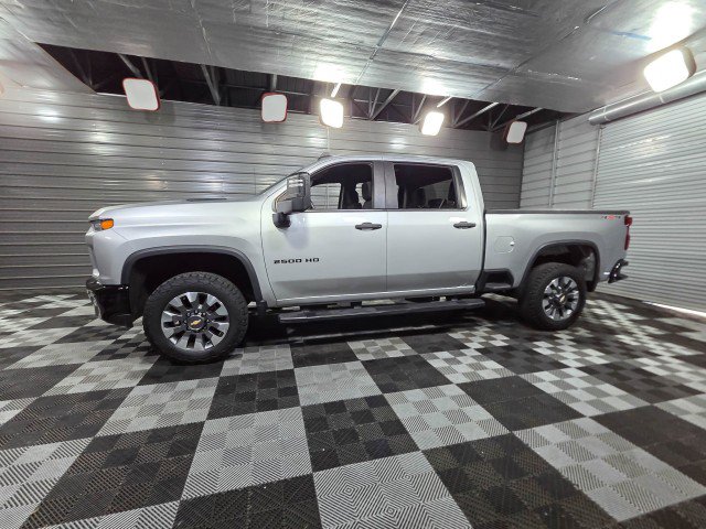 Used 2022 Chevrolet Silverado 2500 Custom w/ Custom Value Package AWD/4WD image 8
