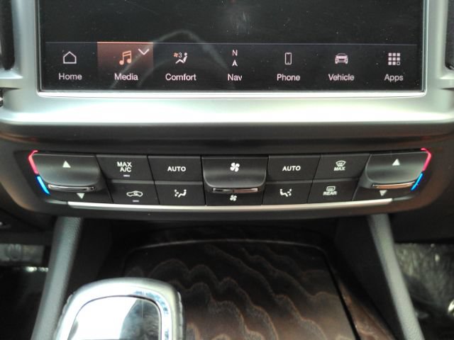 Used 2021 Maserati Levante AWD/4WD image 44