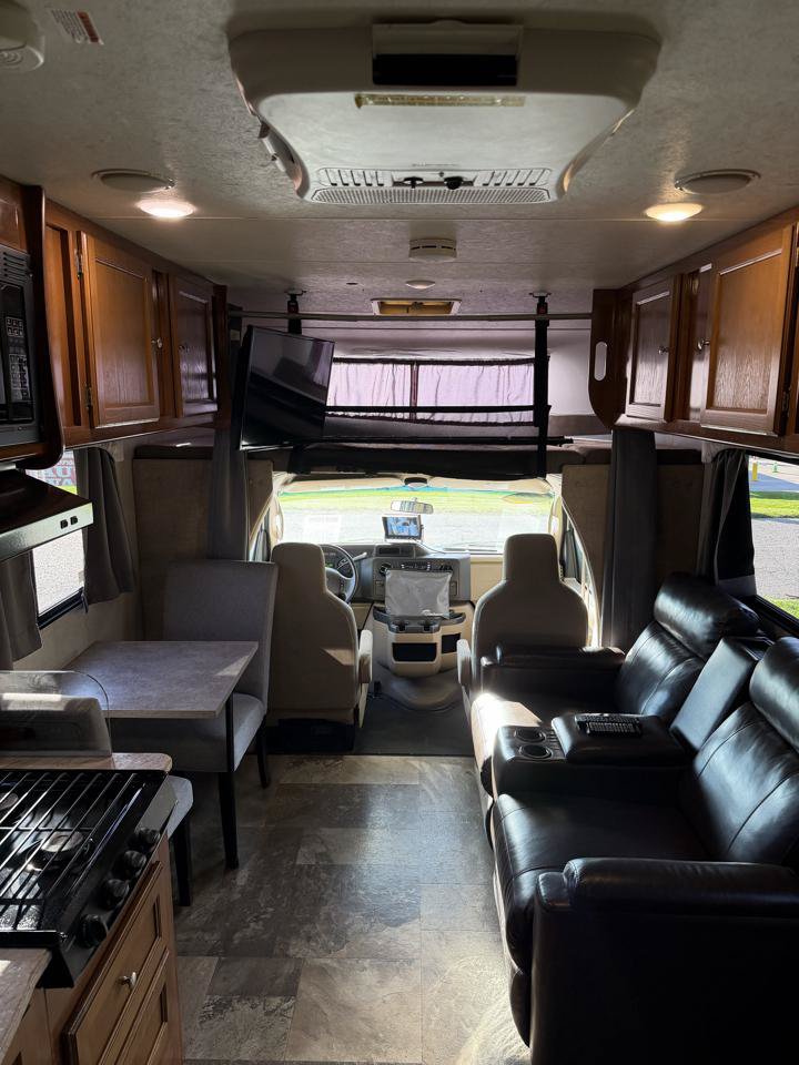 Used 2018 Ford E-350 and Econoline 350 Super Duty w/ Motorhome Prep Package RWD image 13