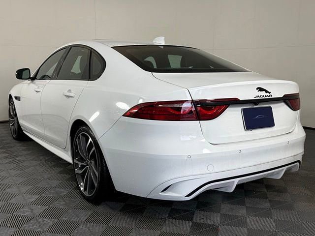 New 2024 Jaguar XF R-Dynamic SE image 4