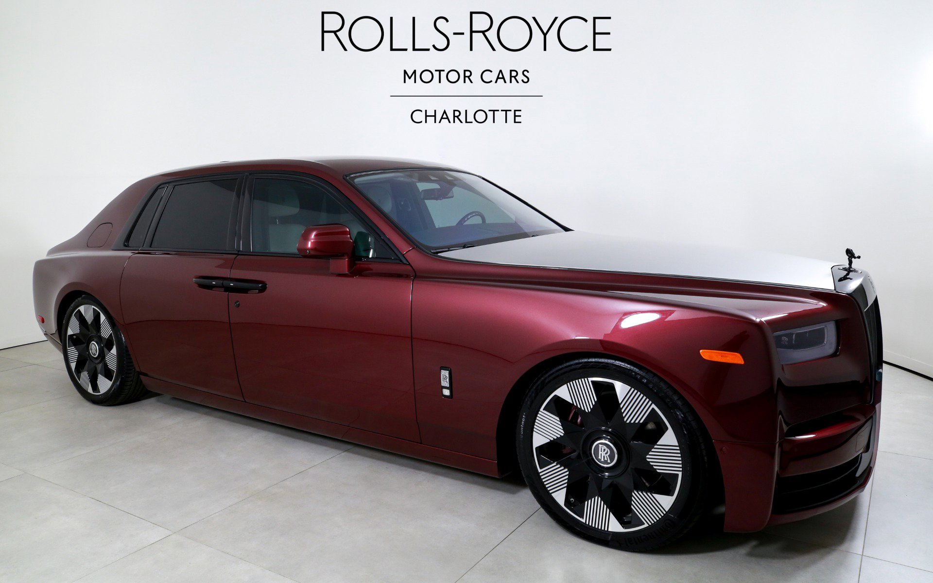 Used 2019 Rolls-Royce Phantom Sedan image 5