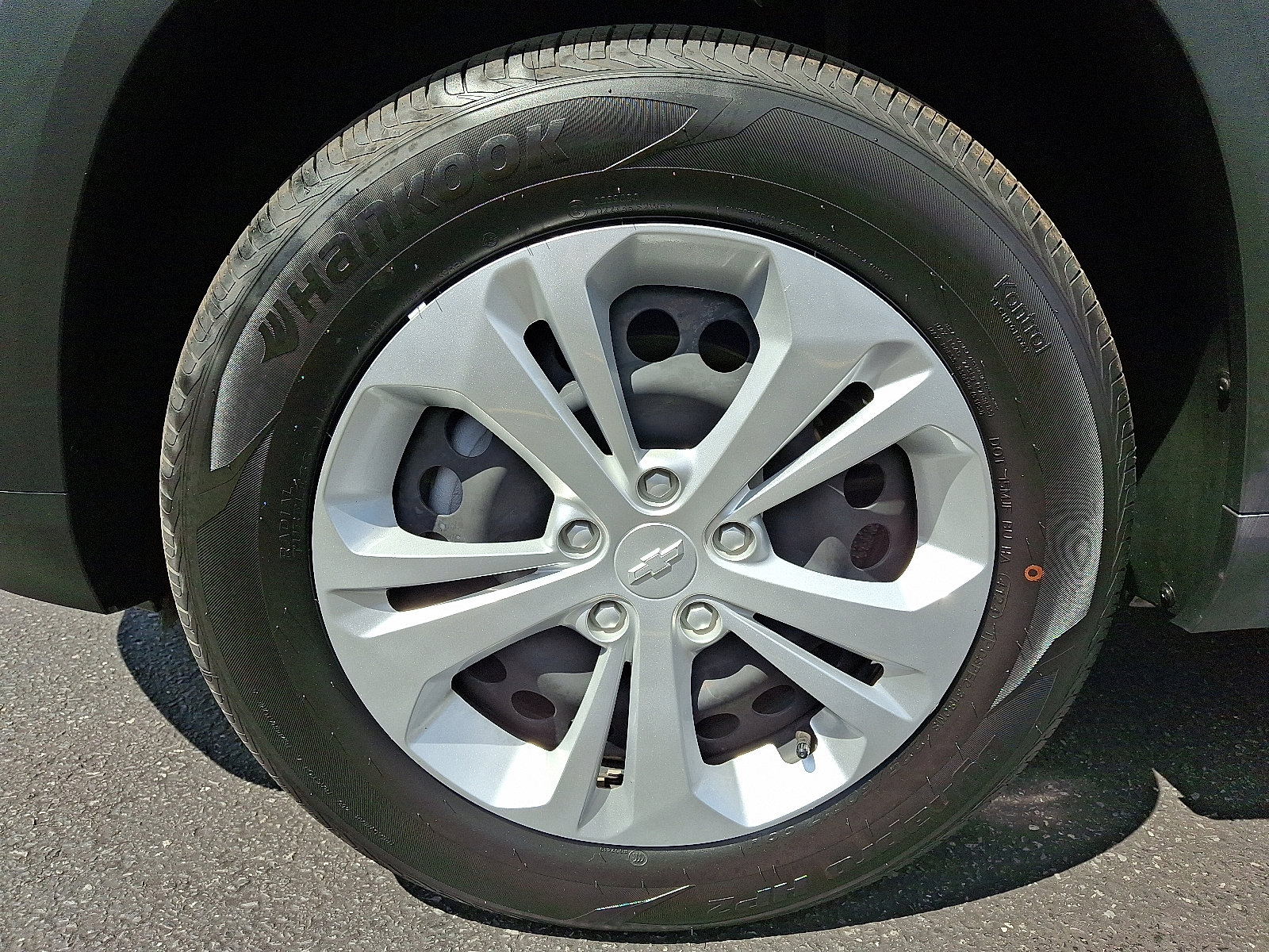 Used 2025 Chevrolet Trax LS image 9