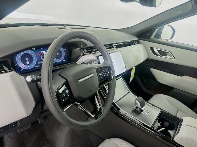 Used 2026 Land Rover Range Rover Velar Dynamic SE AWD/4WD image 9