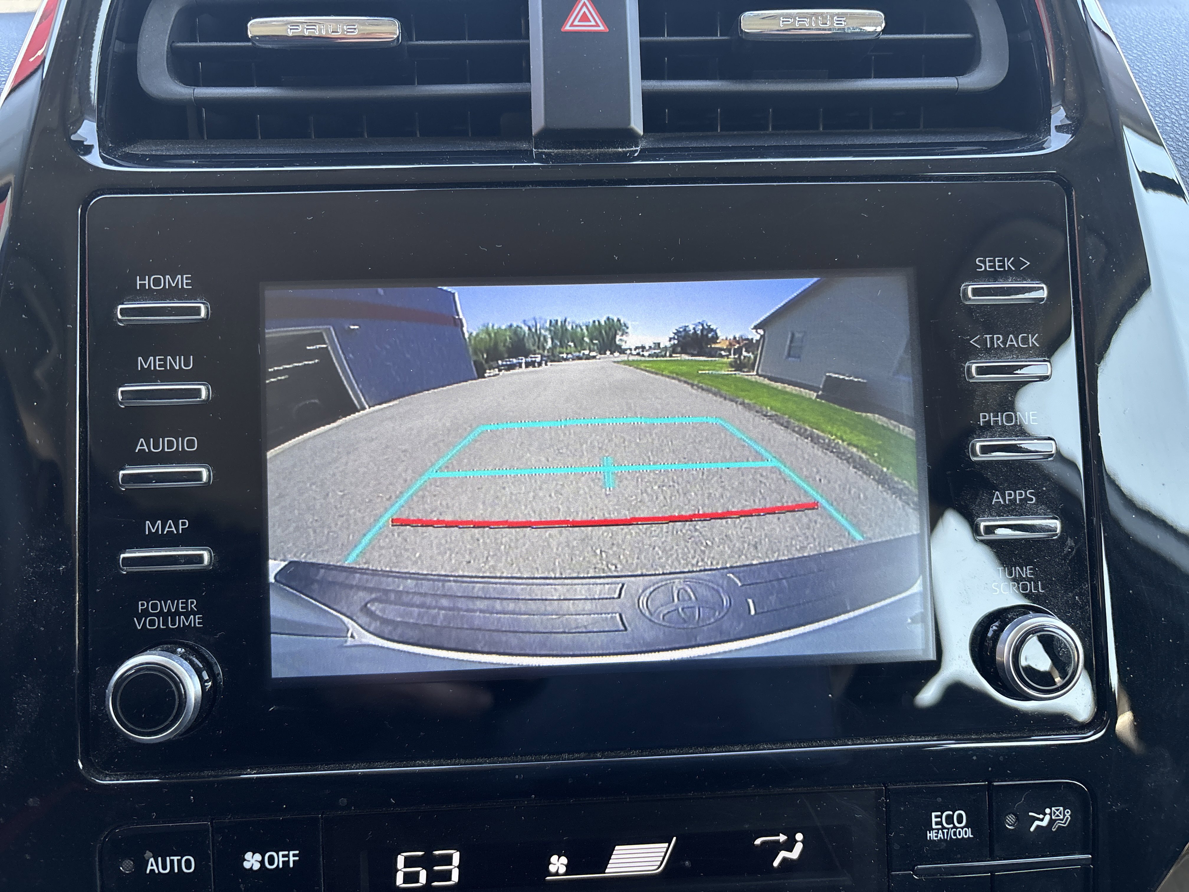 Used 2020 Toyota Prius XLE w/ Advanced Technology Package image 26