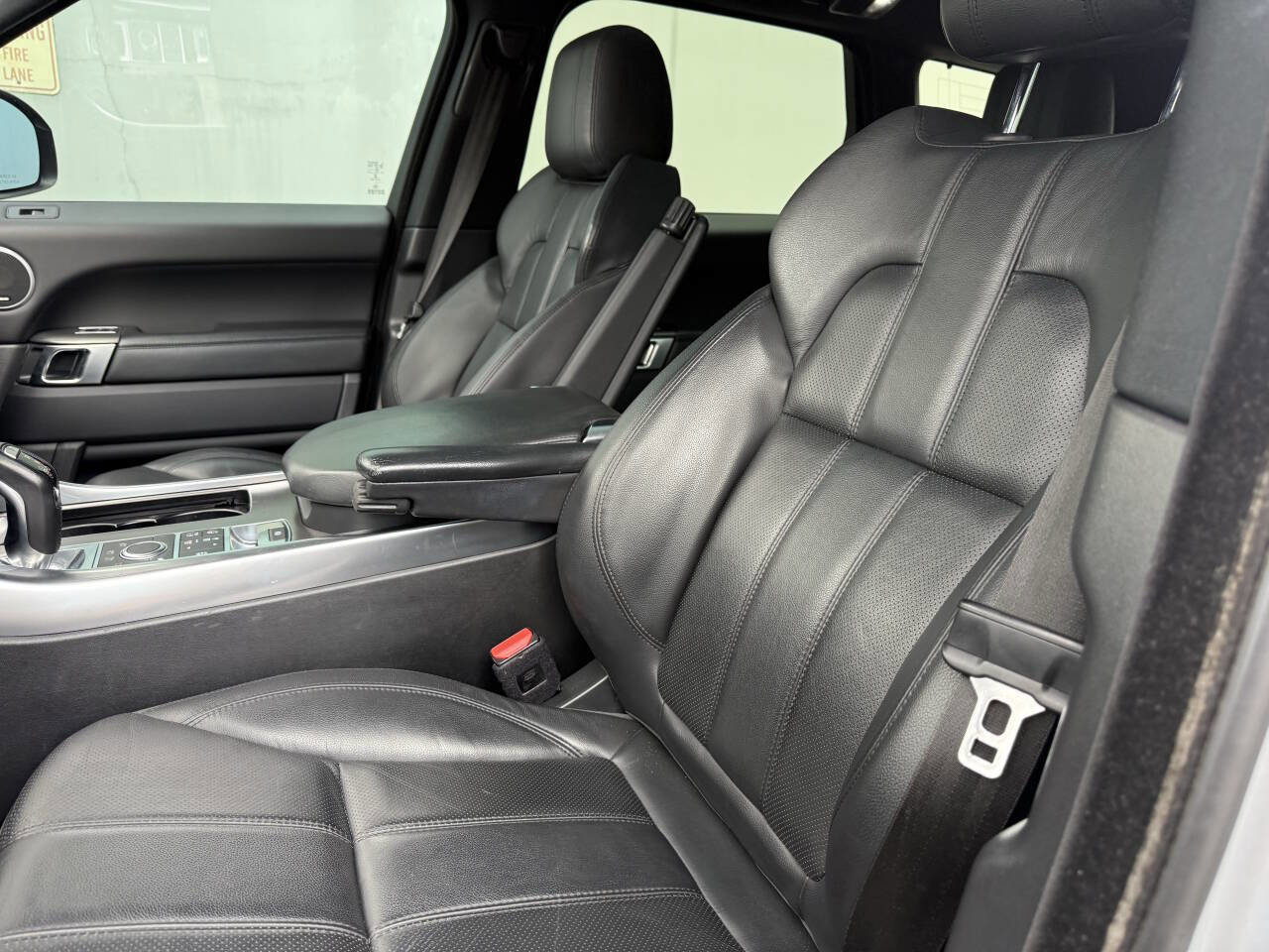 Used 2016 Land Rover Range Rover Sport SE AWD/4WD image 22
