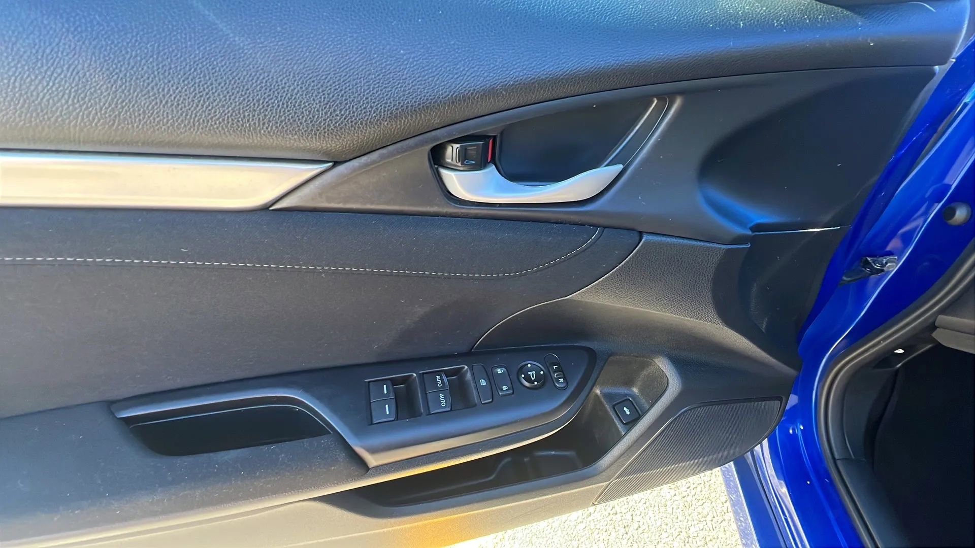 Used 2018 Honda Civic EX image 22