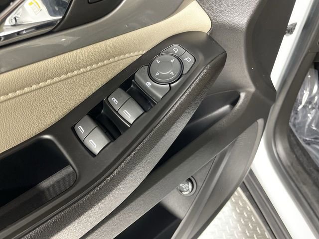 Used 2023 Chevrolet Traverse LT w/ Rear Camera Mirror Package image 13