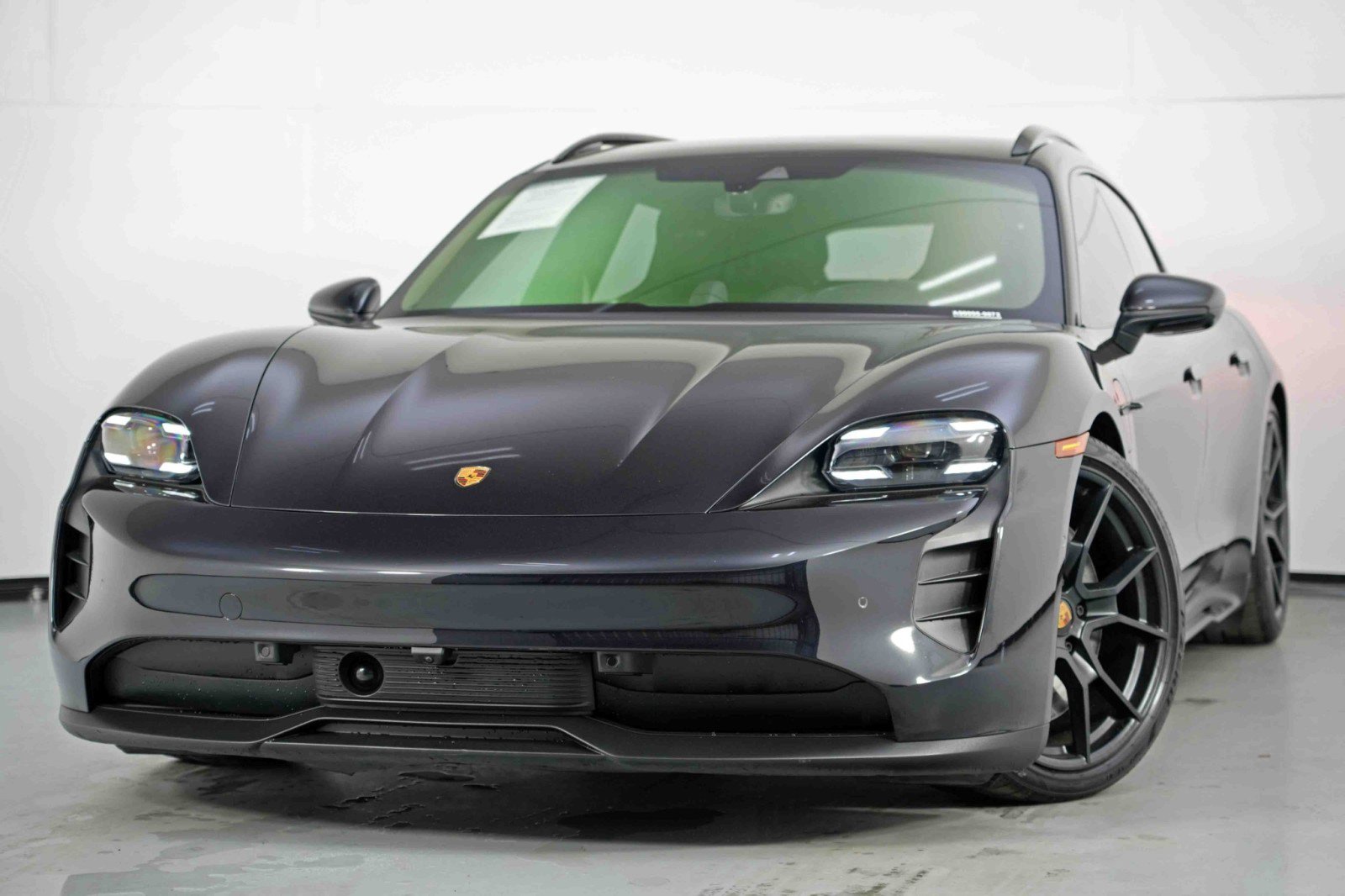 Used 2023 Porsche Taycan GTS AWD/4WD image 3