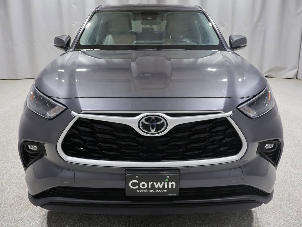 Used 2023 Toyota Highlander LE FWD image 8