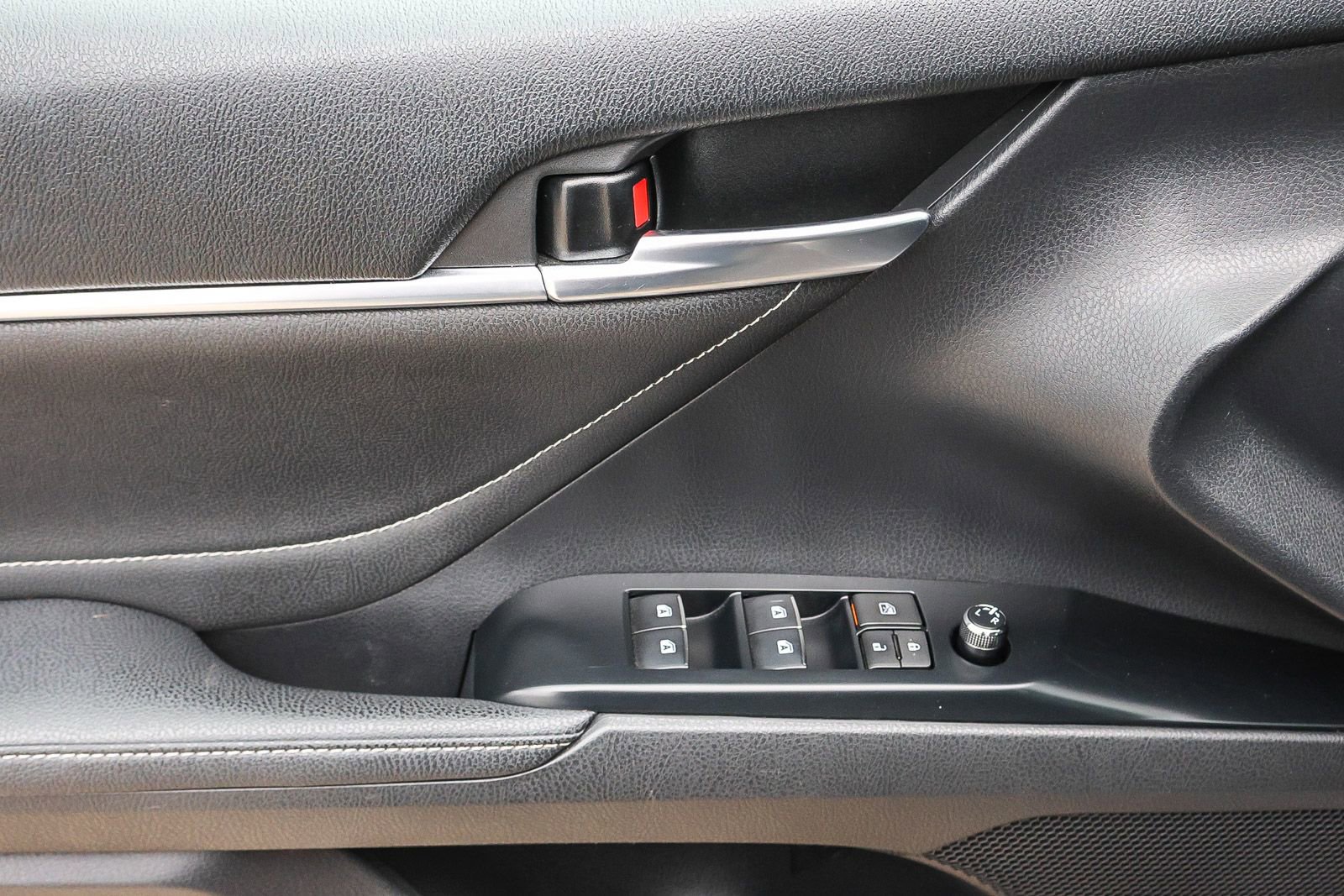 Used 2018 Toyota Camry XSE w/ Driver Assist Package image 28