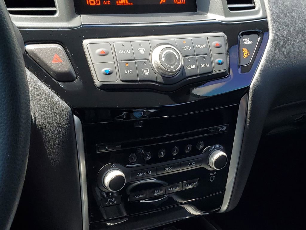 Used 2015 Nissan Pathfinder S FWD image 28