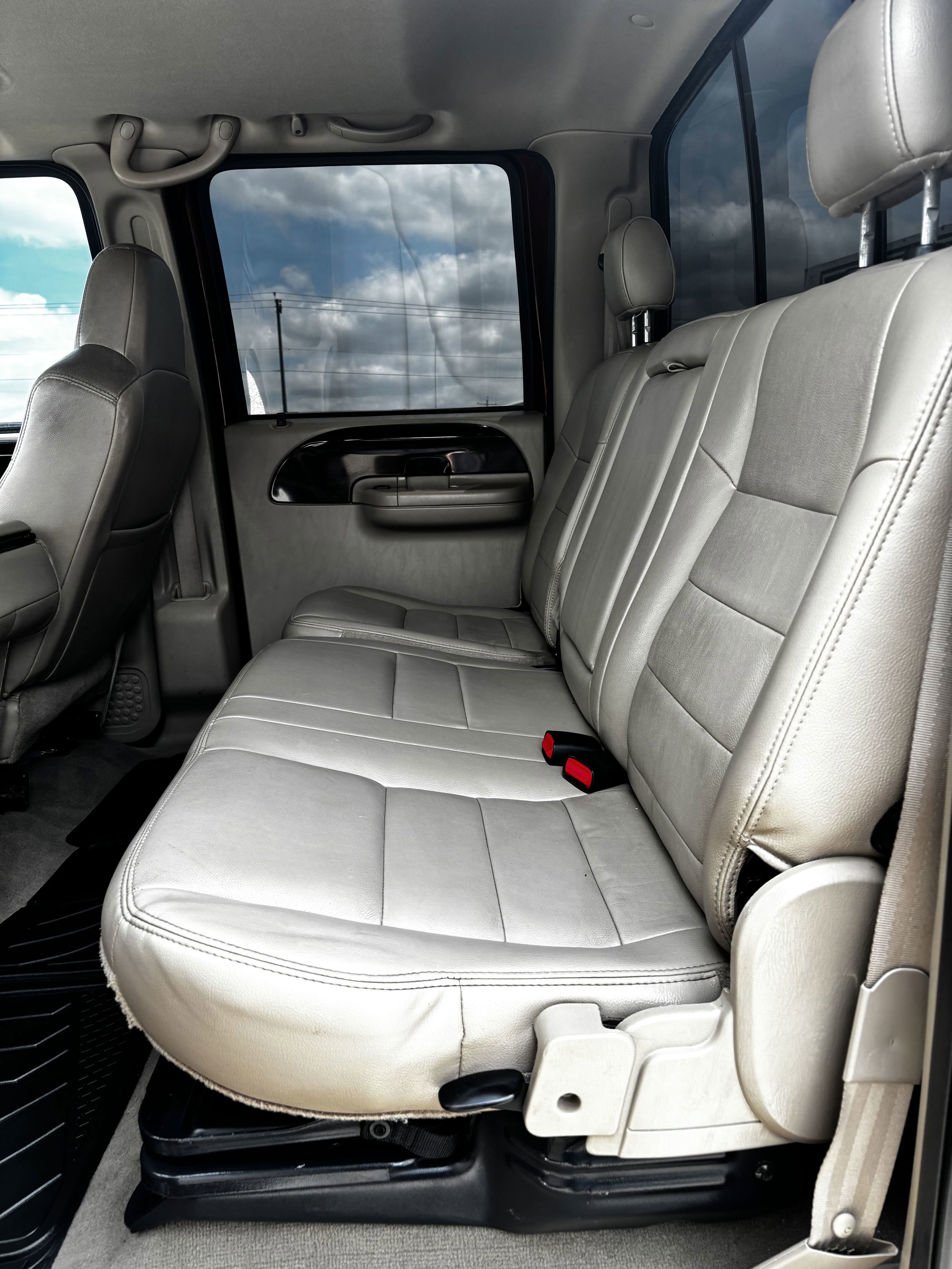 Used 2005 Ford F350 King Ranch AWD/4WD image 4