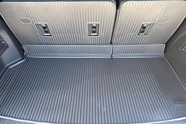 New 2026 GMC Acadia Elevation w/ Elevation Premium Package AWD/4WD image 17