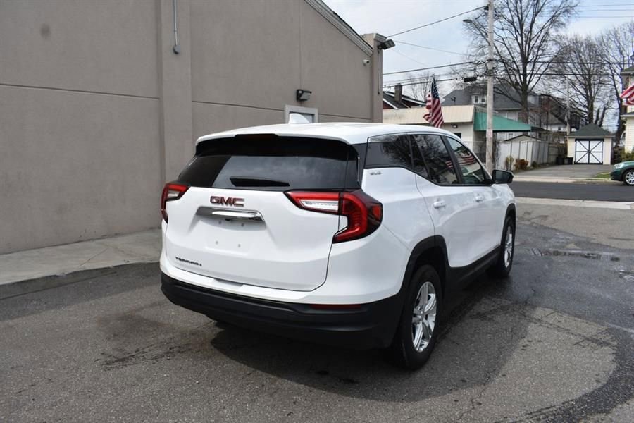 Used 2024 GMC Terrain SLE AWD/4WD image 4