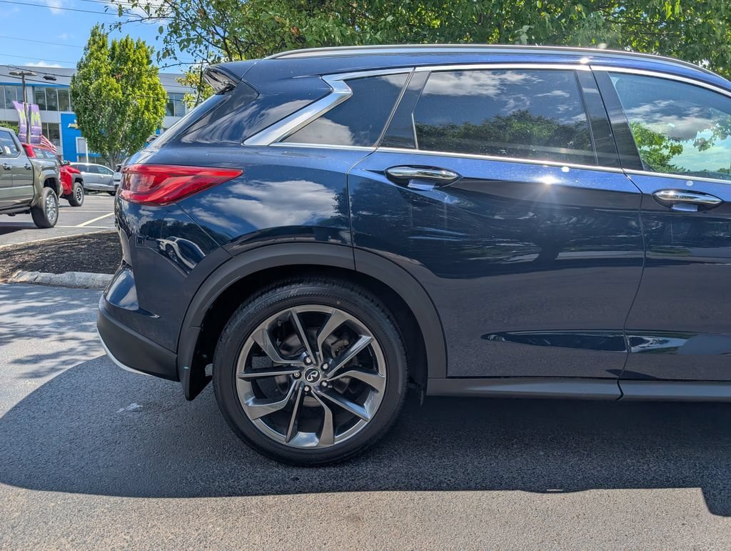 Used 2019 INFINITI QX50 Essential w/ Sensory Package AWD/4WD image 8