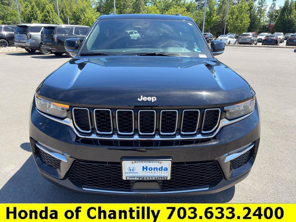 Used 2025 Jeep Grand Cherokee Limited w/ Trailer Tow Package AWD/4WD image 2